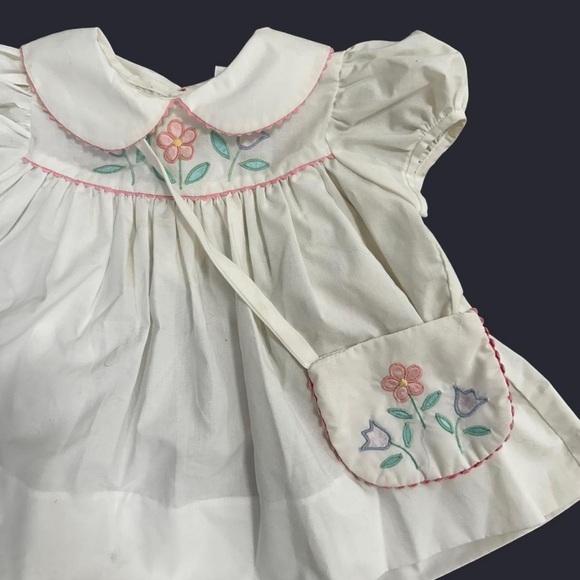 Vintage baby petit jouet white embroidered dress with matching attached purse - Picture 2 of 5